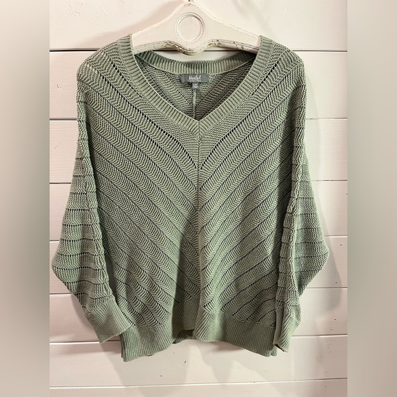 💚OPEN KNIT CHEVRON SWEATER – Light Sage Green (L) - Picture 5 of 11